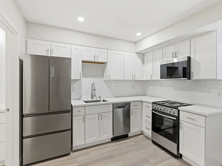 MAGNOLIA WEST APARTMENTS- RIVERSIDE, CA — Photo 44