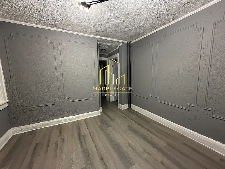 717 Arlington Ave #1BB — Photo 2