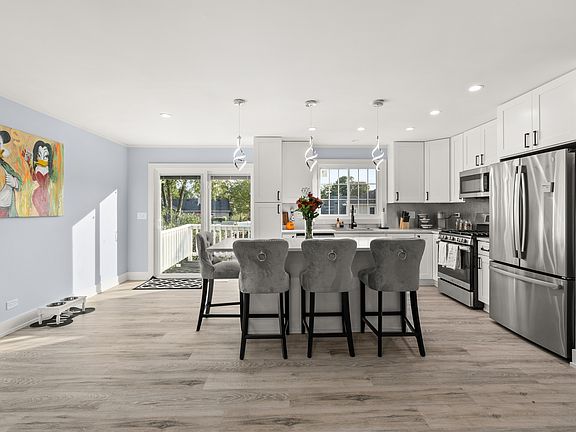 4th image of 917 Shorewood Dr
