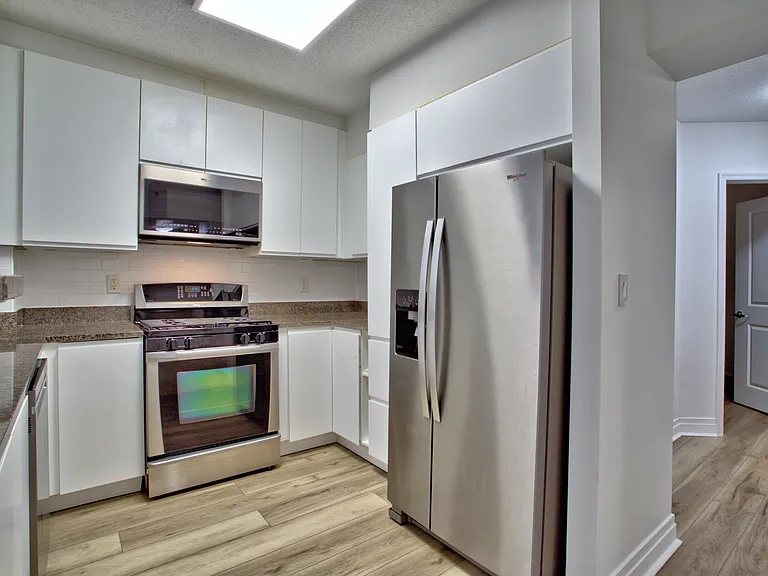 915 E St NW #509 — Photo 3