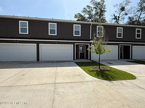 4019 Pine Hill Point Photo 1