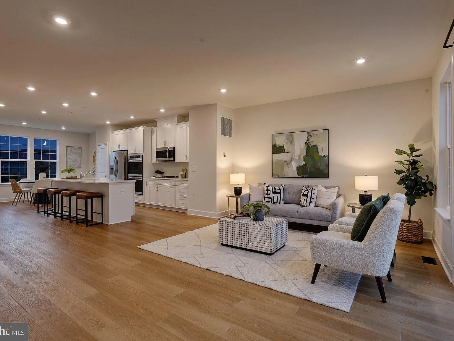 Haymarket Crossing Condominium — Photo 3