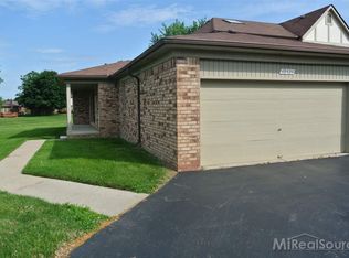 49424 Richmond Ct, Shelby Township, MI 48315
