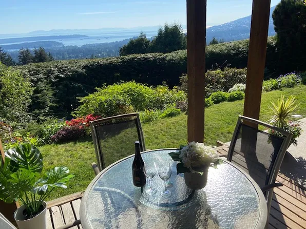 (undisclosed Address), North Vancouver, BC V7N 2W6