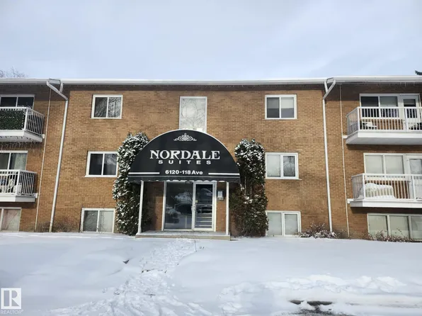 6120 118th Ave NW #4, Edmonton, AB T5W 1E8