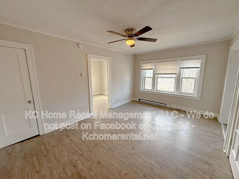 305 Gladstone Blvd — Photo 2