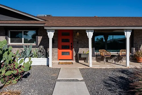 3327 S Dorsey Ln Photo 1