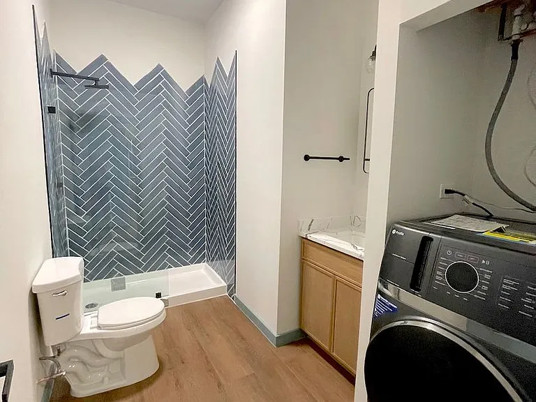 1001 W 31st St #C2 — Photo 10