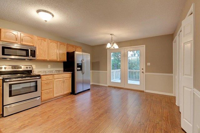 2nd image of 918 Hedge Apple Dr