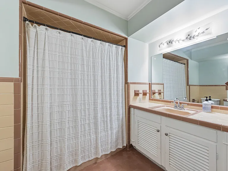 308 Brentwood Blvd — Photo 16