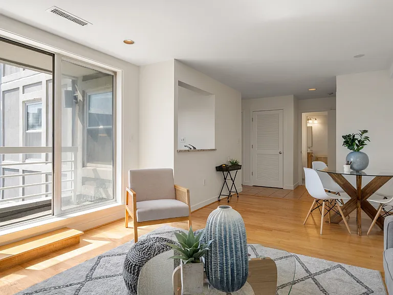 20 Chestnut St #406 — Photo 4