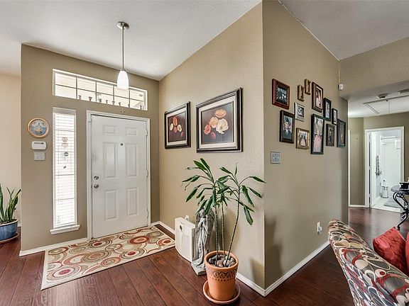 4th image of 2613 Walnut Creek Dr