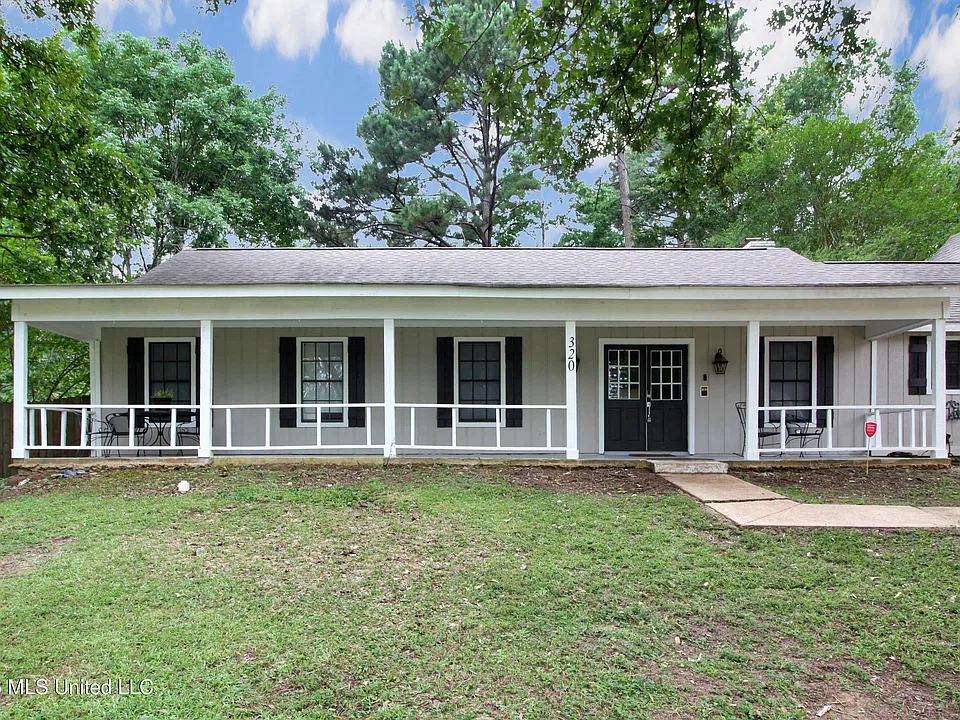 320 Helmsley Dr