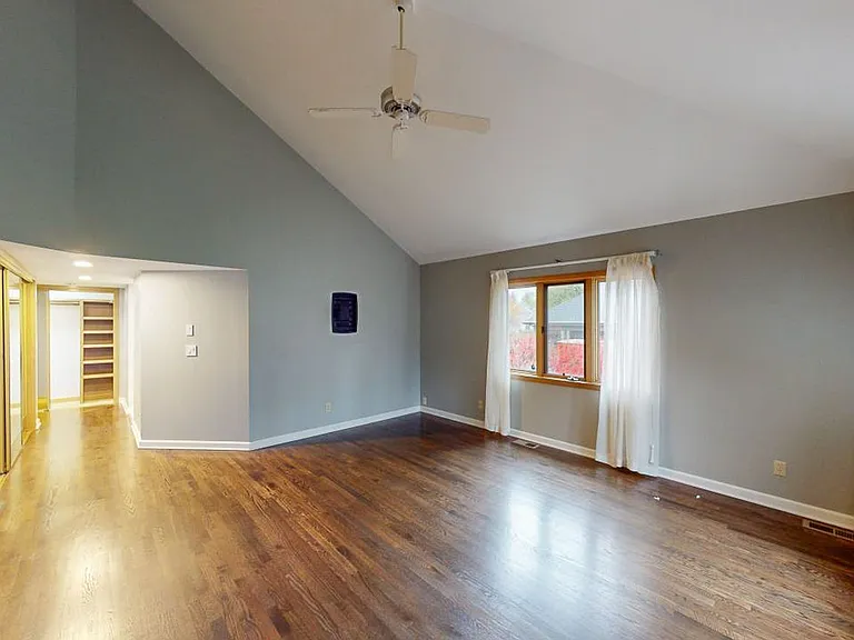 5790 Rushwood Dr — Photo 17