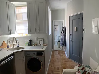 Rented by Salon Realty Corp