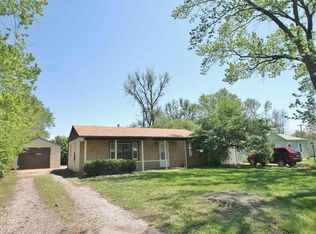 2212 SW Winterwood Ln, Topeka, KS 66614