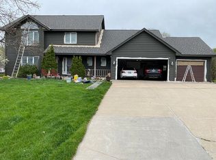 7104 Interlachen Ct, Eden Prairie, MN 55346