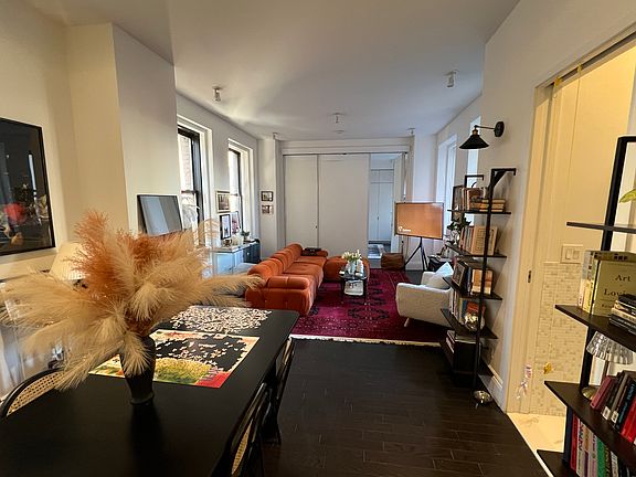 3rd image of 31 Union Sq W APT 7F