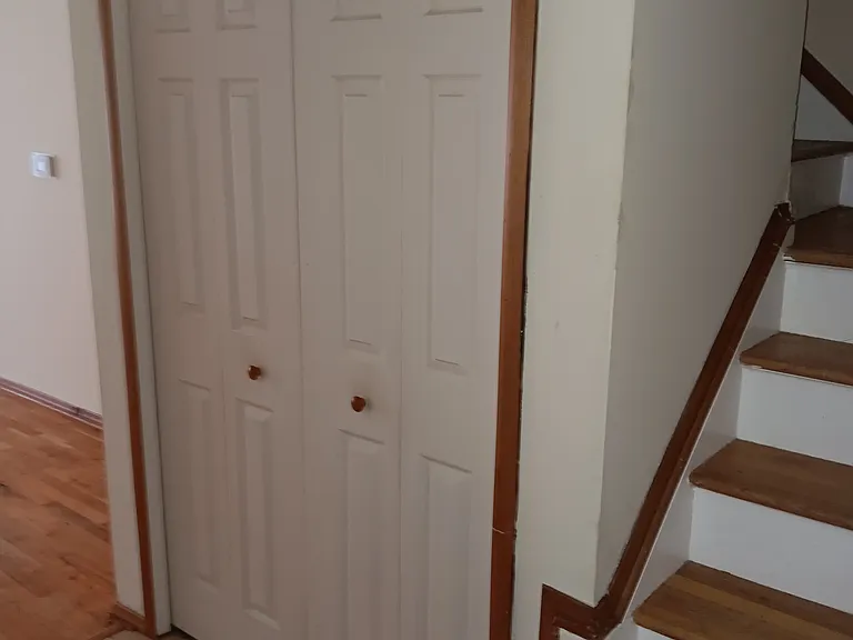 Main entrance Closet, smoke detector, LED lights.