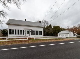 929 Crandall Rd, Tiverton, RI 02878