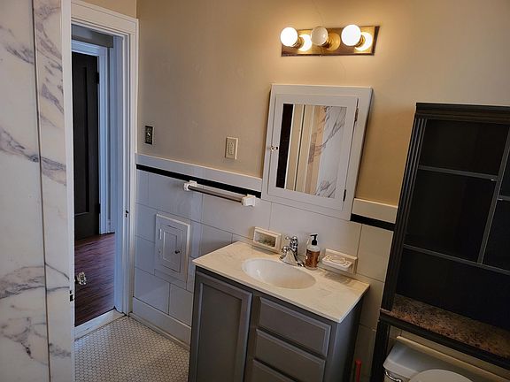 5th image of 3810 Fillmore St #A