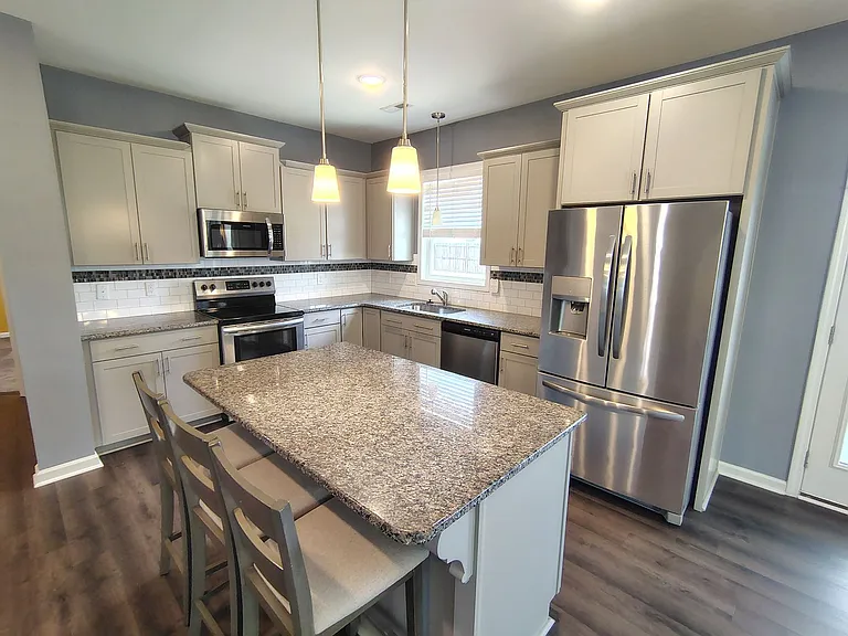 128 Welborn St — Photo 9