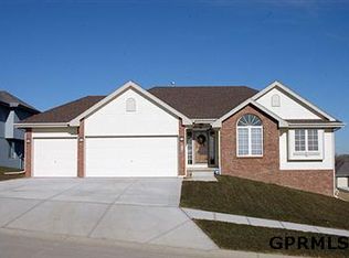 612 Pearl St, Elkhorn, NE 68022