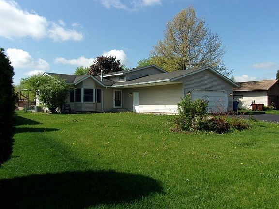 3rd image of 7447 Upper 24th St N