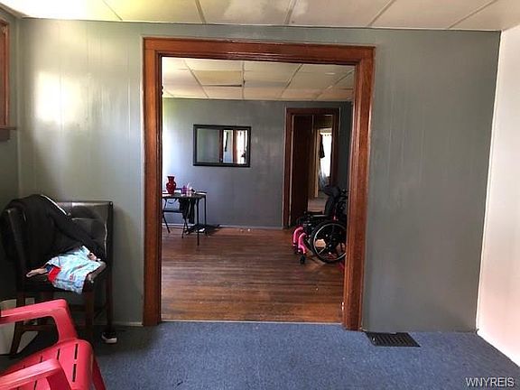 2nd image of 212 Jewett Ave