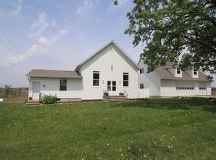 3909 Greens Grove Rd, Center Point, IA 52213