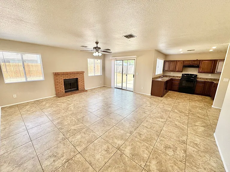 8544 W Lawrence Ln — Photo 8