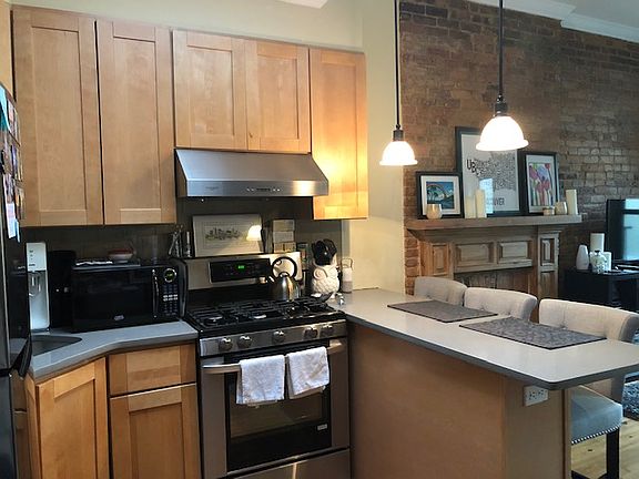 3rd image of 1557 2nd Ave #3R