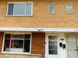 4864 Carol Ave #B, Skokie, IL 60077