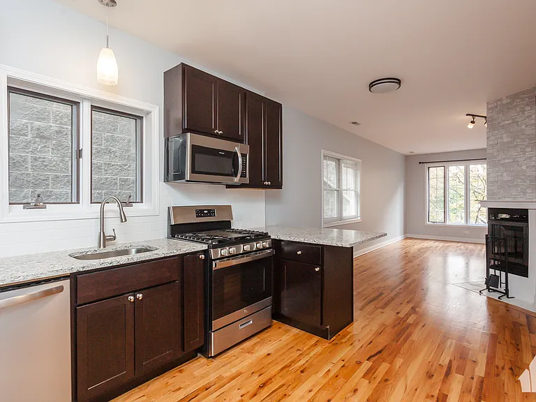 1510 N Elk Grove Ave #2 — Photo 4