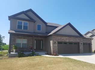 5303 Ferryman Rd, Bloomington, IL 61705