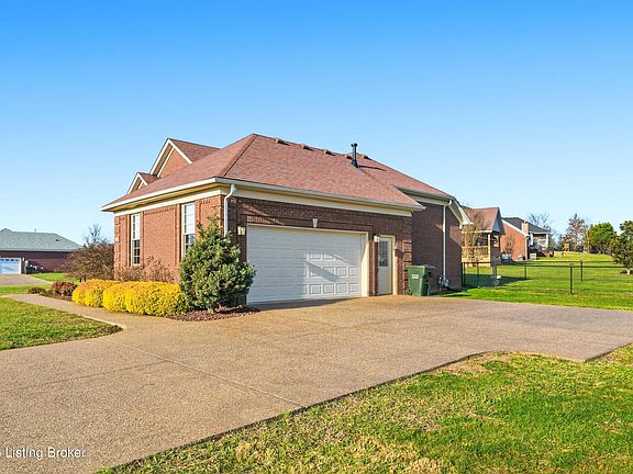 4th image of 149 Wood Gate Dr