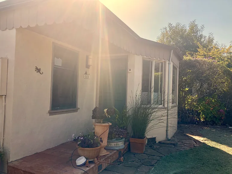513 Bay St — Photo 4