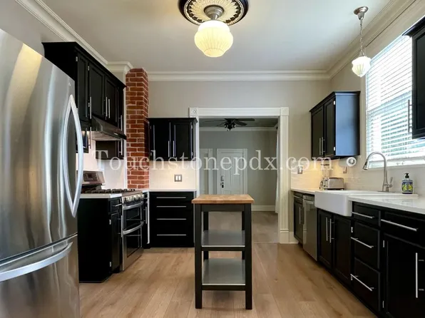 THE VIC, 2225 NW Wilson St #2B, Portland, OR 97210