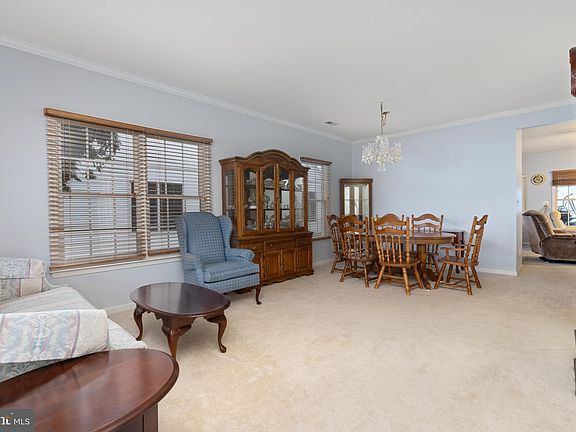 4th image of 6908 Castleton Dr