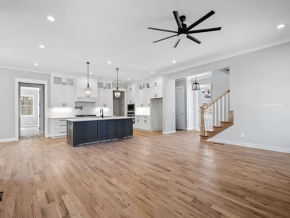 3rd image of 104 Nakkol Dr