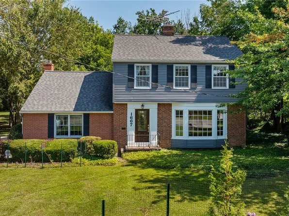 1667 Richmond Rd, Lyndhurst, OH 44124