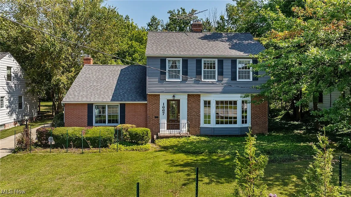 1667 Richmond Rd photo 1