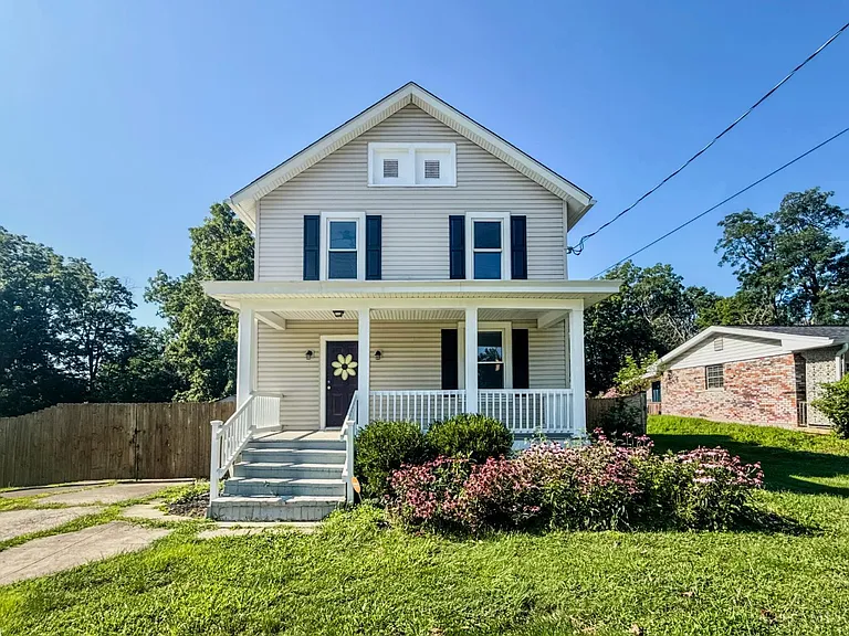 1007 W Loveland Ave — Photo 1
