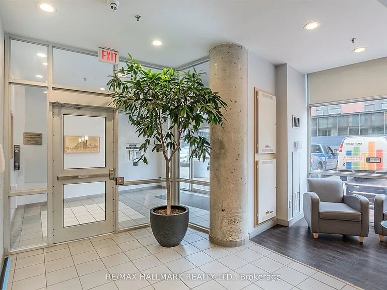 39 Parliament St #916 — Photo 28