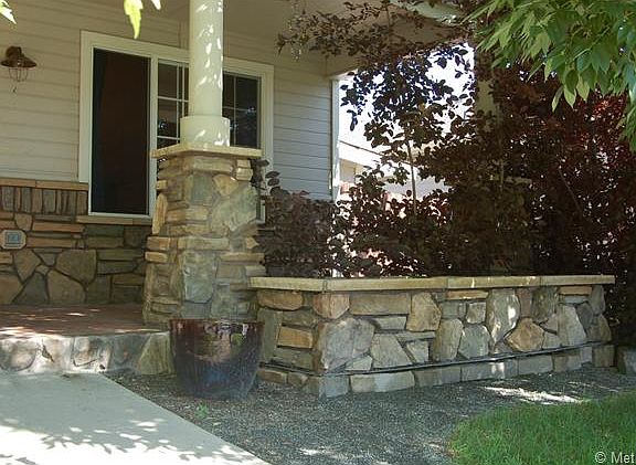 5th image of 372 Cardinal Ave