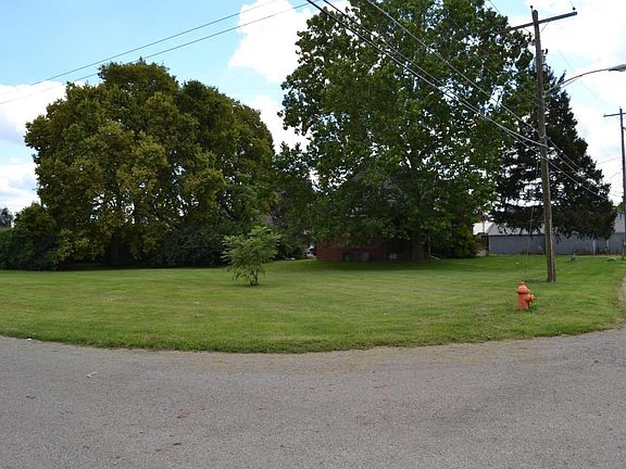3rd image of 976 Eaton Ave