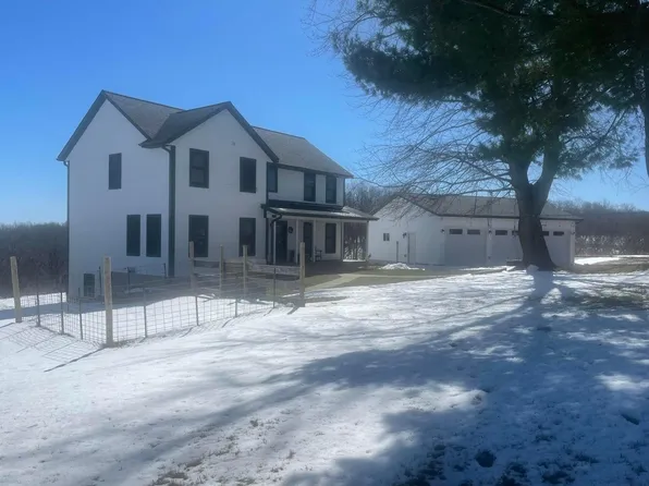 13909 Hillside Rd, Brownsville, MN 55919