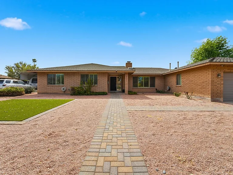 2051 E Hermosa Dr — Photo 4