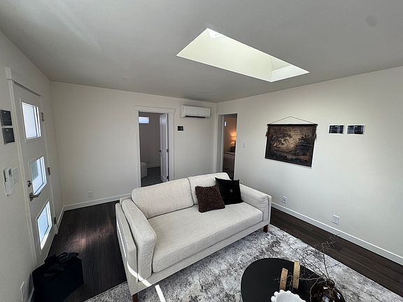4th image of 940 N 89th St