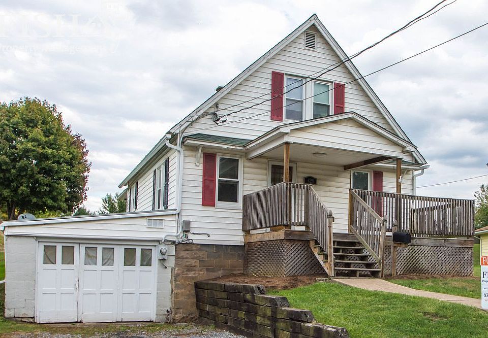 1st image of 425 Main St